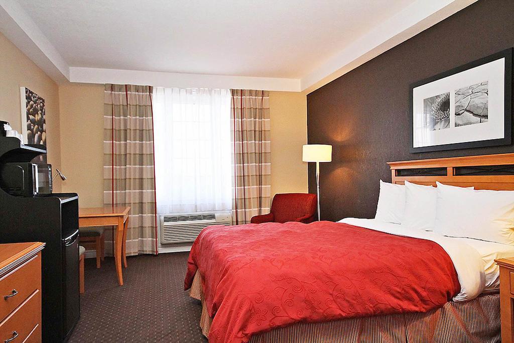 Fairfield Inn & Suites By Marriott Ottawa Kanata Номер фото